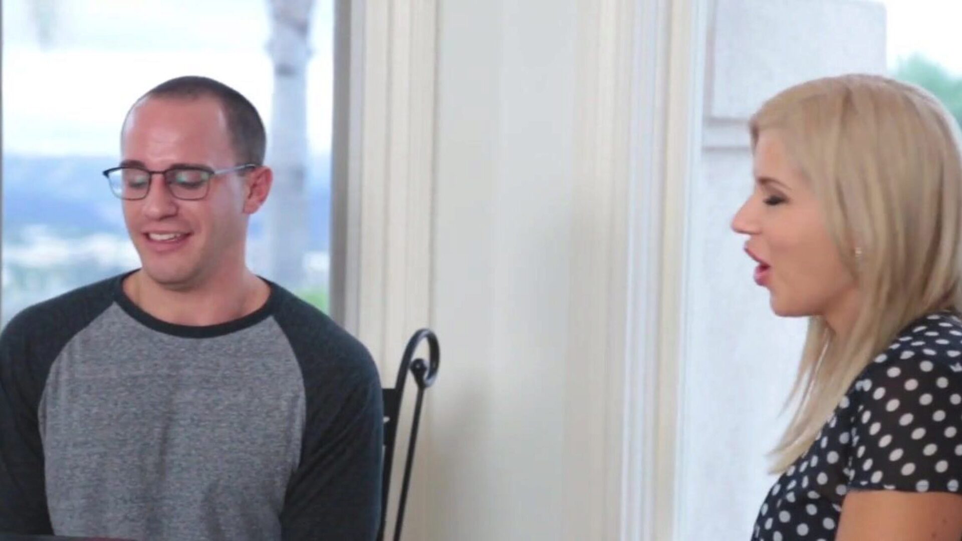 Super Hot Stepom Savana Styles gives Sex Lessons to her Shy Stepson