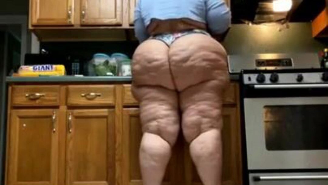 bulky milky slut with large arse big thighs and big thighs